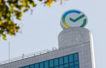 Сбер встроил GigaChat в ассистента Салют на умных колонках SberBoom